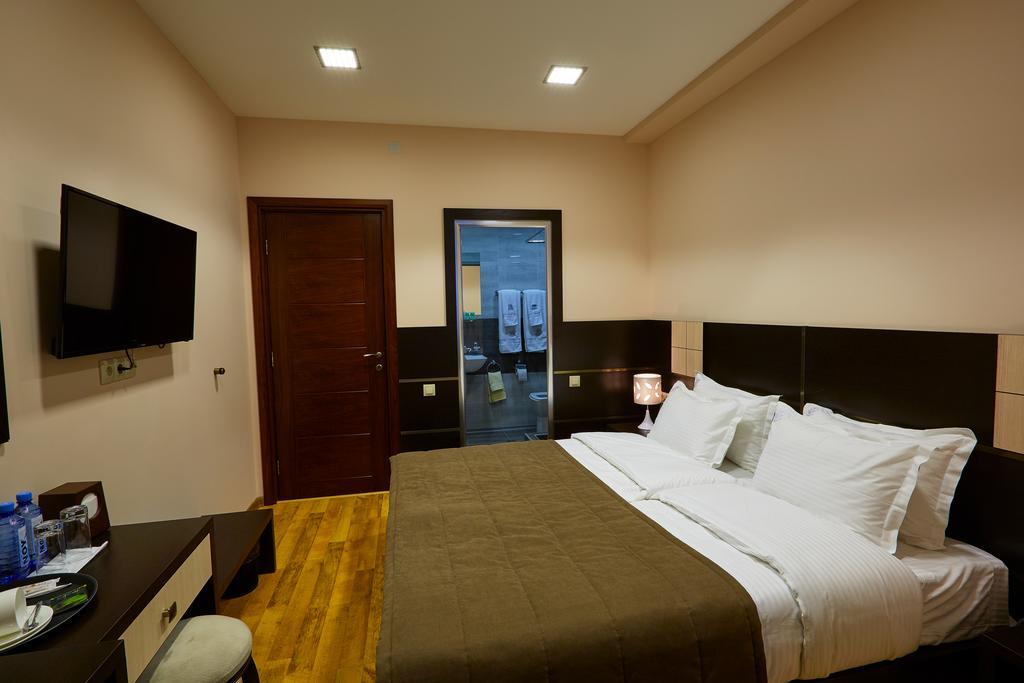 Hotel Lilia Yerevan Luaran gambar